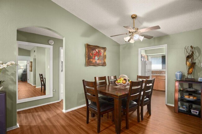 Building Photo - 509 Oat Meadow Dr