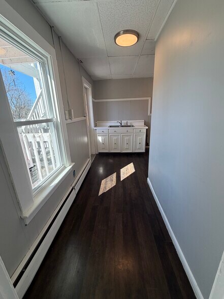 Building Photo - 12 Cottage Green