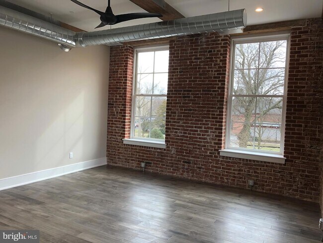 Building Photo - 48 N Broad St