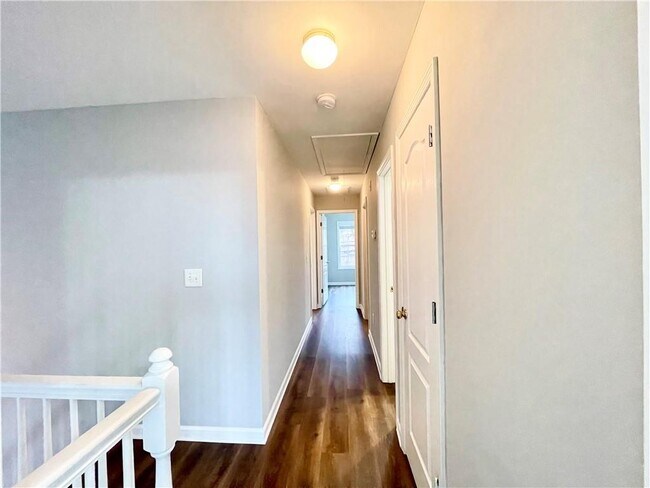 Building Photo - 2225 Hoskins Ct