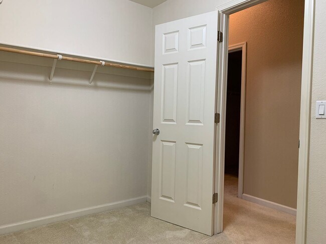 Building Photo - 4518 Avondale Cir
