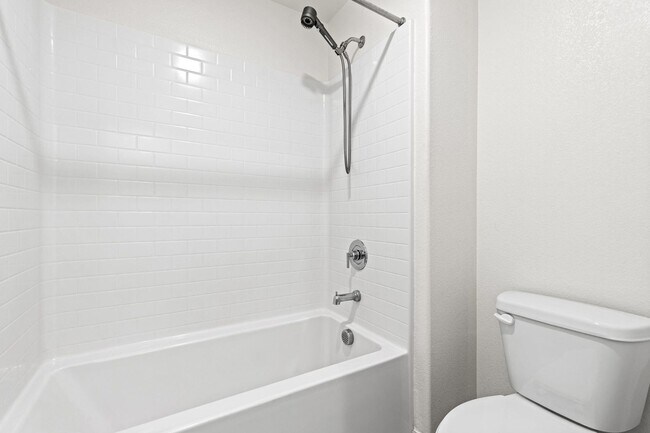 Building Photo - Newly Built 6 Bed / 2.5 Bath Single-Family Home with Upgraded Kitchen and Fully Fenced Yard in So...