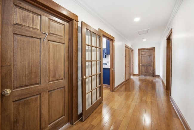 Building Photo - 823 McCallie Ave
