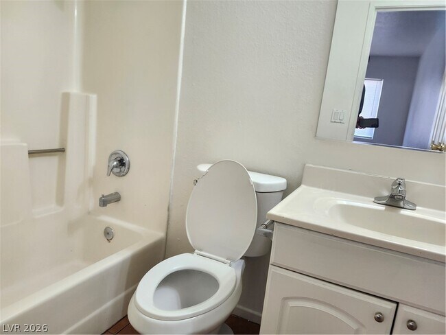 Building Photo - 3437 E Cheyenne Ave