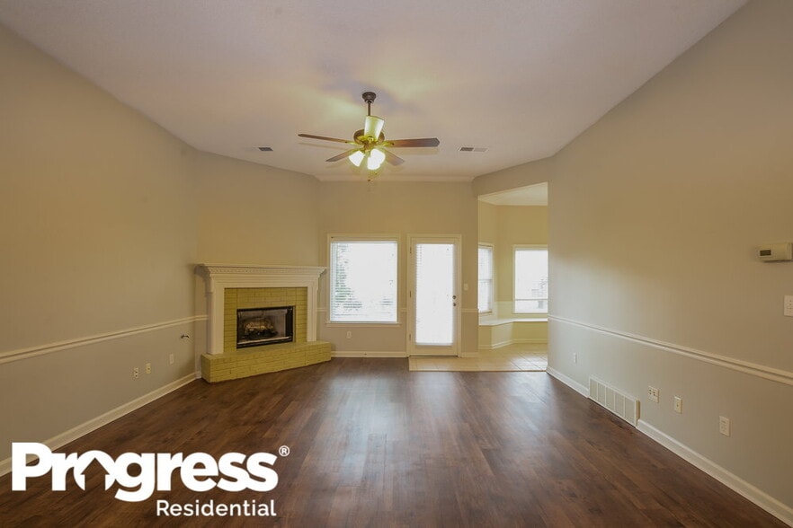 Building Photo - 8595 Bell Ridge Dr