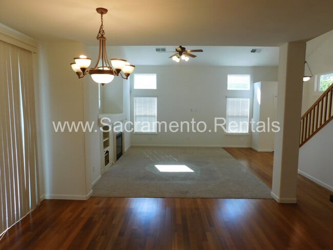 Building Photo - Very Nice Updated 4bd/3ba Rancho Cordova H...