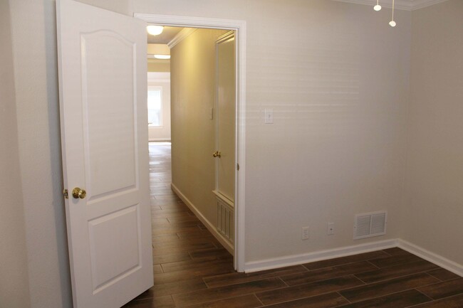 Building Photo - RENOVATED 3-BEDROOM IN REDLAND RANCH, NORT...