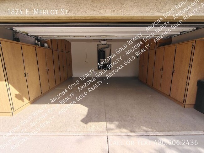 Building Photo - 1874 E Merlot St