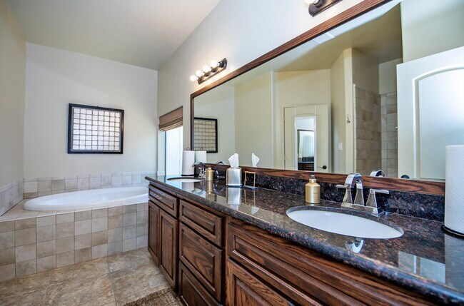 Building Photo - "Fully-Furnished 3-Bedroom, 2-Bathroom Home!"