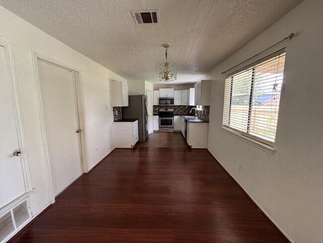 Building Photo - 11701 Hidden Quail Dr