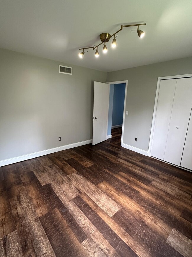 Building Photo - 5017 Saffron Dr