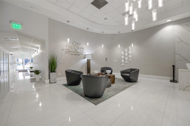 Building Photo - 1200 Brickell Bay Dr