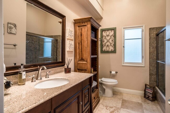 Building Photo - 5734 Fairview Pl