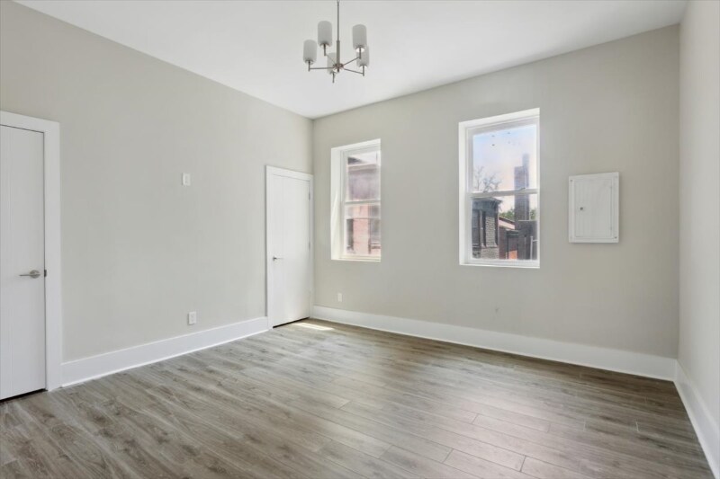 Primary Photo - 1924 Spruce St