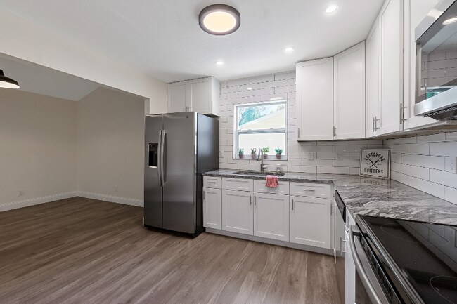 Building Photo - 47 Farragut Dr