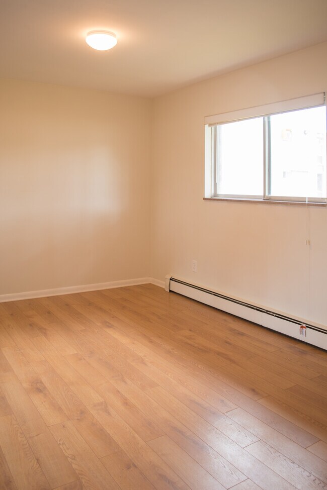 Building Photo - 4304 13 Mile Rd