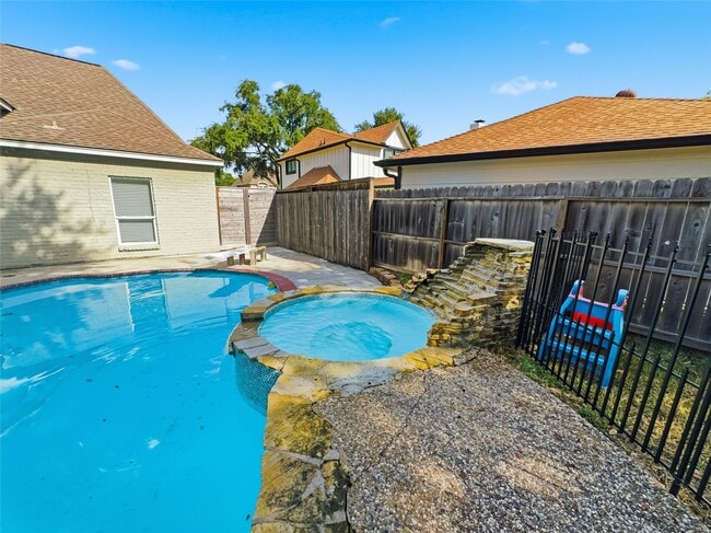 Building Photo - 11507 Del Monte Dr