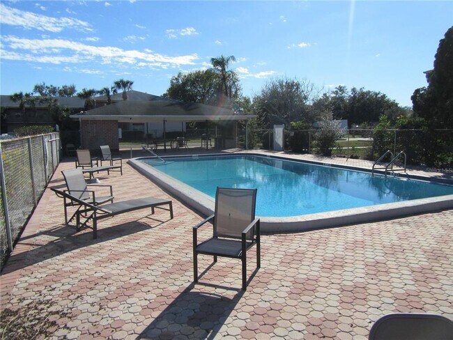 Building Photo - 1143 85th Terrace N