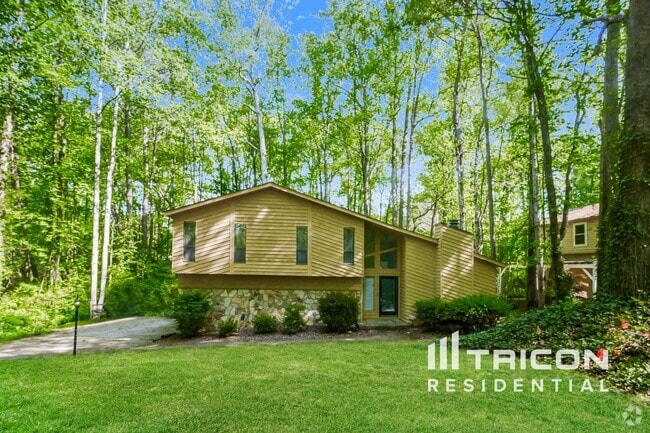 Building Photo - 628 Benson Hurst Dr SW