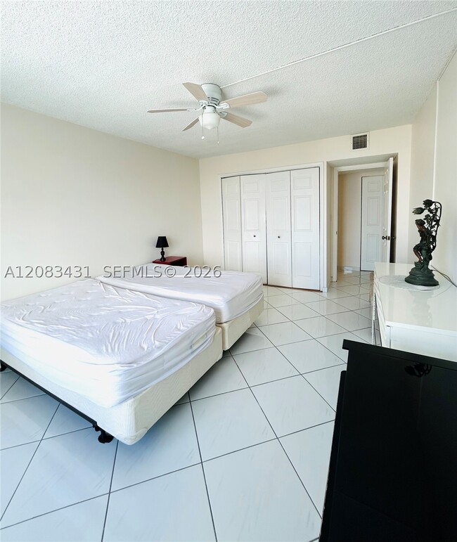 Building Photo - 3800 S Ocean Dr