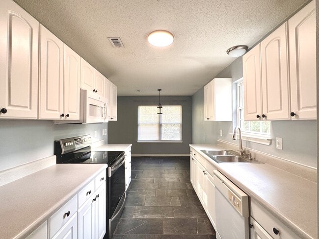 Building Photo - 4797 Old Mill Ct