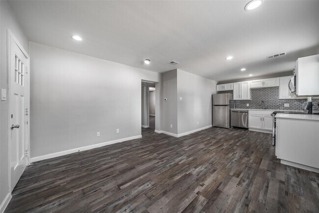 Building Photo - 4708 San Jacinto St