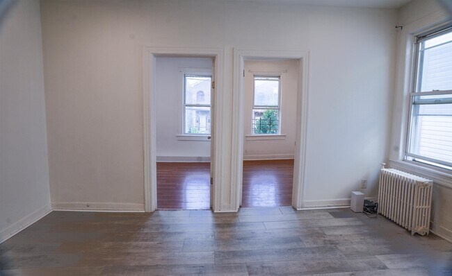 Building Photo - 13 Stevens Ave