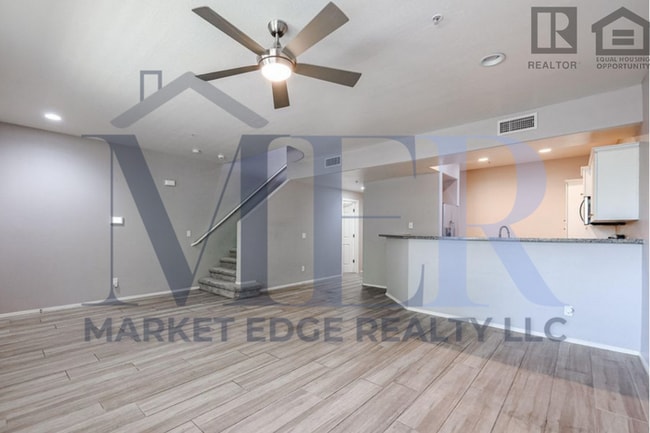 Building Photo - 3Bed/2.5Bath Condo at 35th Ave/Deer Valley...