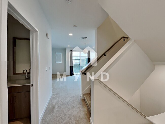 Building Photo - 1433 Pullman Way
