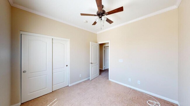 Building Photo - 36425 Fallingstar Pl