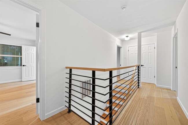 Building Photo - 2414 Walnut Bend Ln