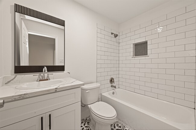 Building Photo - 5503 Jason St