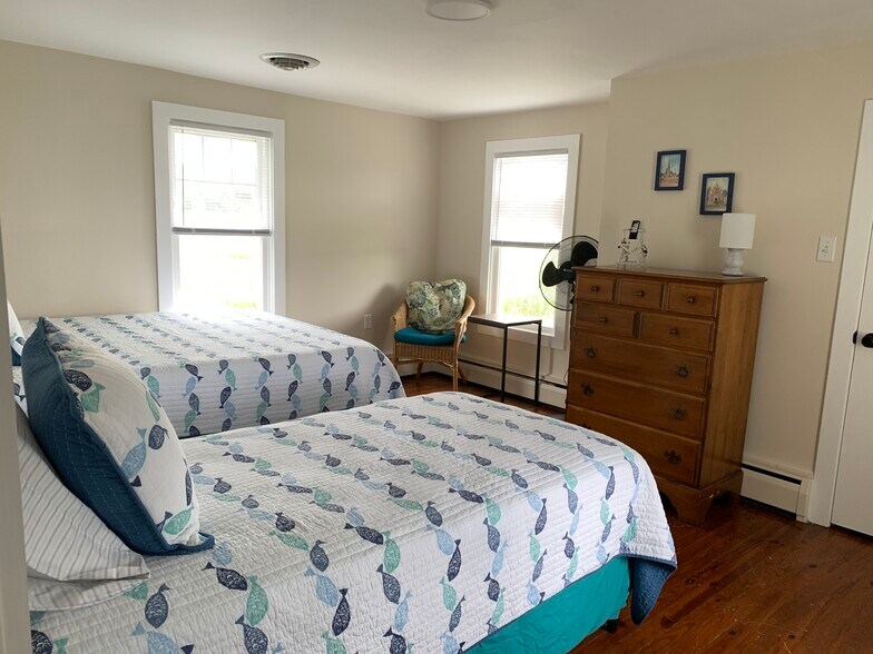 3rd bedroom - twin and full - 19834 Hopkins Rd