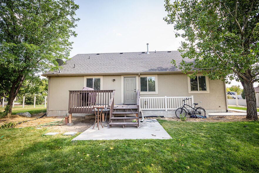 Building Photo - 352 W 13130 S