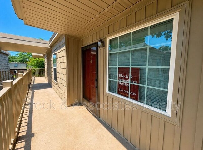 Building Photo - 3816 Country Club Rd