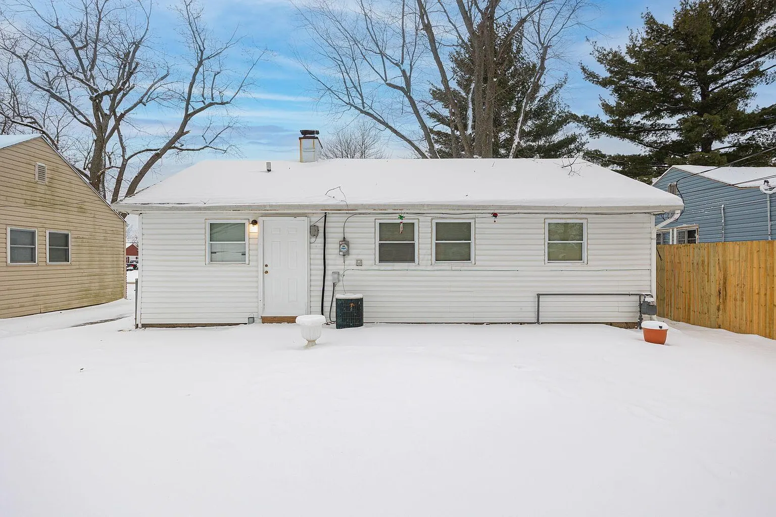 Building Photo - 1134 S Hampton Rd