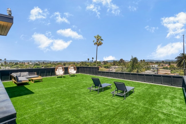 Building Photo - 4800-4802 S Slauson Ave