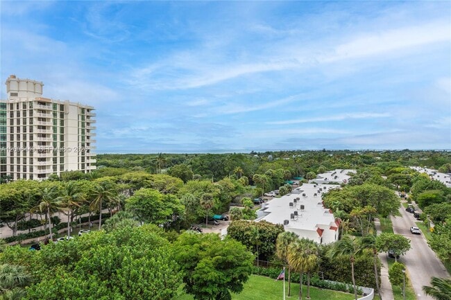 Building Photo - 600 Grapetree Dr