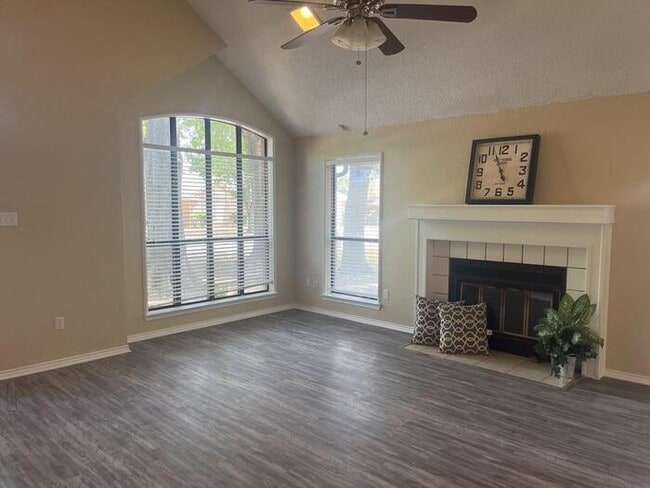 Building Photo - 6302 Meadowmere Ln