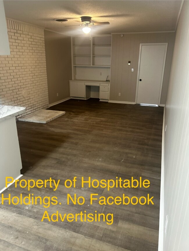 Building Photo - 607 N Browder St
