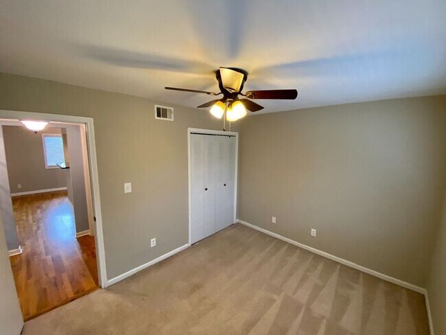 Building Photo - 1416 Foxhall Ln SE