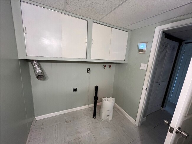 Building Photo - 1054 Woodland Trails Dr