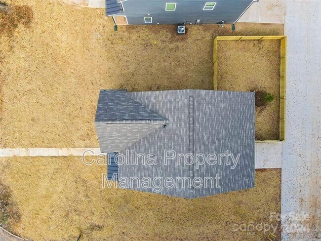 Building Photo - 1233 Eastway Dr
