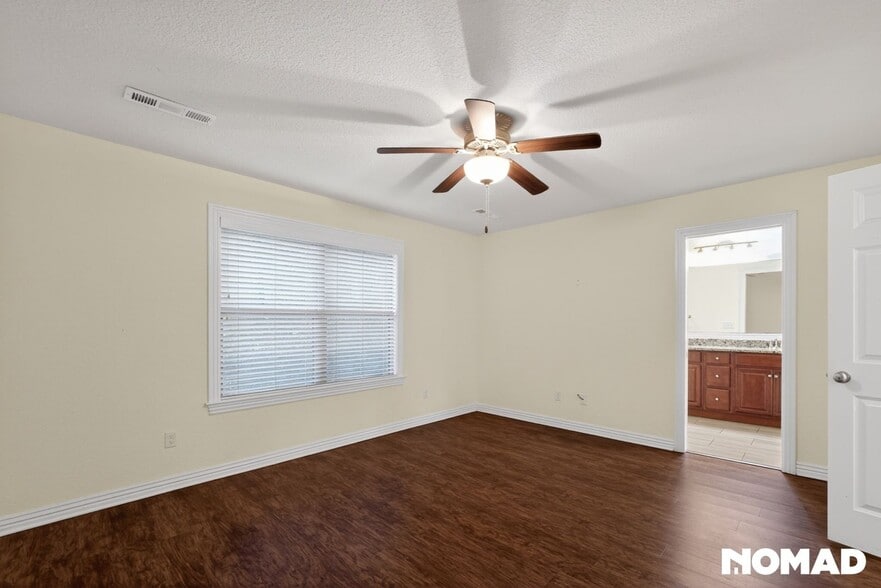 Building Photo - 2088 E Custer Ln