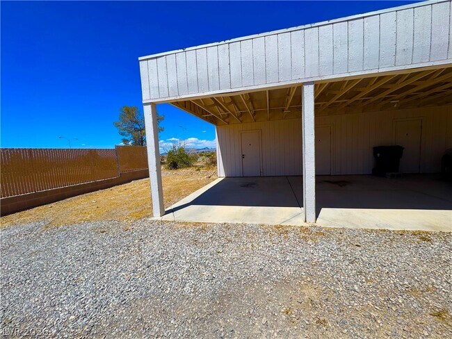 Building Photo - 2500 E Ambush St
