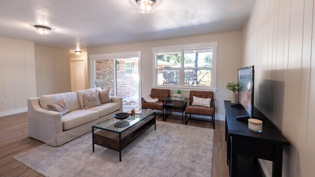 Building Photo - 1 Stafford Cir NE