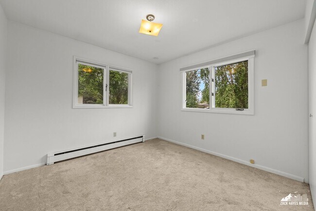 Building Photo - 4071 MacInnes Street