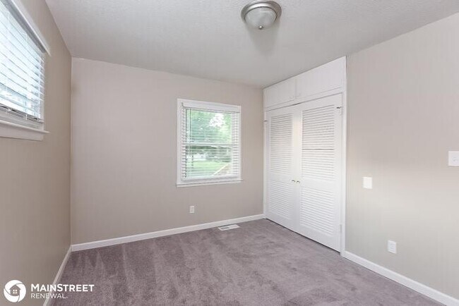 Building Photo - 7403 E 49TH TERR, Kansas City, MO 64129