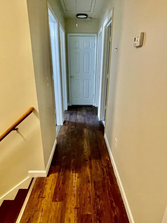 Building Photo - Spacious 4-bedroom, 2.5-bath home in Charlotte with convenient access to Uptown