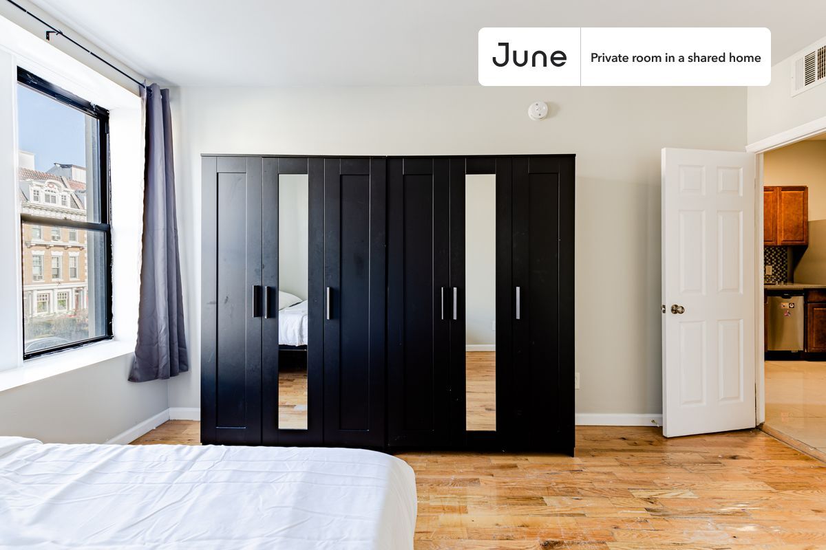 Building Photo - Room in Shared 4 bed/2 bath home